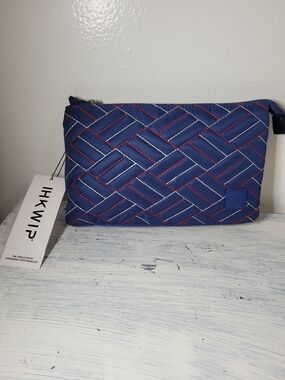 IHKWIP The Triple Entry Crossbody W/ Wristlet BNWT
